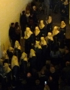 Boetelingen tijden processie in Cómpeta